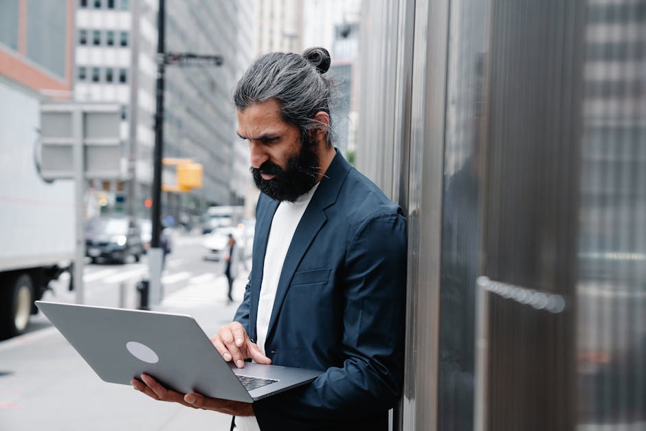 How CRM Software Facilitates Remote Work for Sales Teams